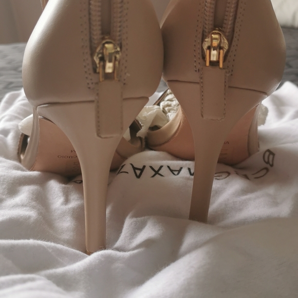 BcbgMaxazria summer shoes, high hills, leather, beige/natural color, size 8 1/2. - Picture 5 of 5